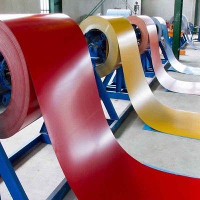 1251-1500mm πλάτος Βιομηχανική ποιότητα Προσαρμοσμένη Ζυγισμένη Ατσάλινη Σπείρα Τραβήματος Επεξεργασίας Υπηρεσία Ppgi Με Ral 9016 Για εσάς