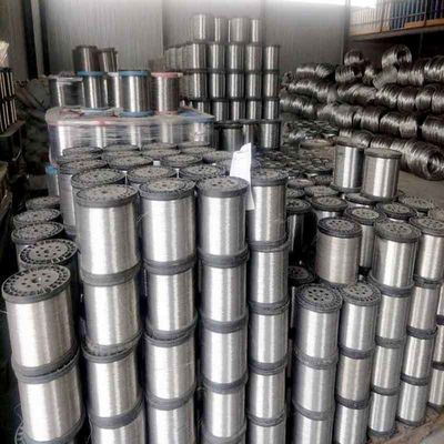 Ζεστό βύθιση Ζαλβανισμένη επικάλυψη PVC 2mn Ατσάλινο σύρμα άνθρακα διάμετρος 0,6-10mm για προσαρμοσμένο φράχτη