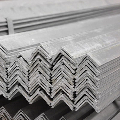 25mm 60 βαθμών Ίσης Αλουμινίου Punching Angel Steel Bar για Πύργους Μεταφοράς από 6m υψηλή αντοχή στη διάβρωση