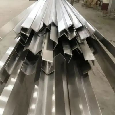 Σιδερένιο υλικό γωνιακής κοπής SS301 SS304 Ίσης γωνίας επιφάνεια μπάρας BA/2B/NO.1/NO.3/NO.4/8K/HL/2D/1D για δομικές κατασκευές